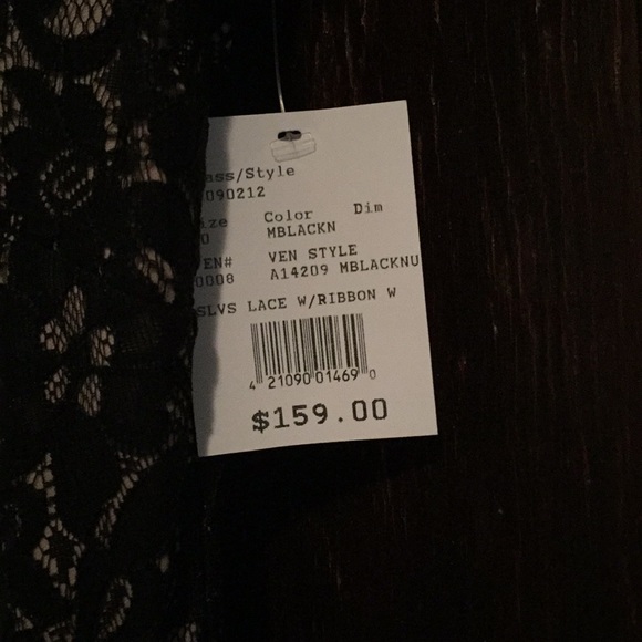 Black lace dress with tan underlay - Picture 3 of 4